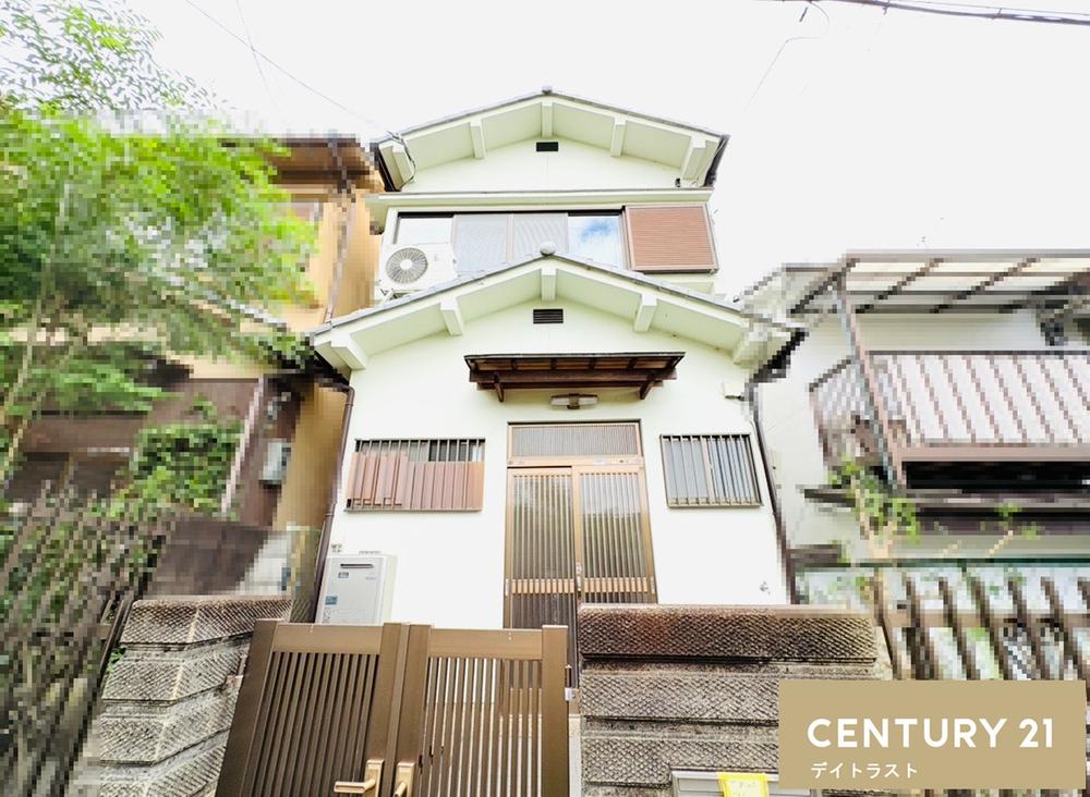 Two-Story 4DK Home in Kyoto's Yoshida Neighborhood, Kyoto