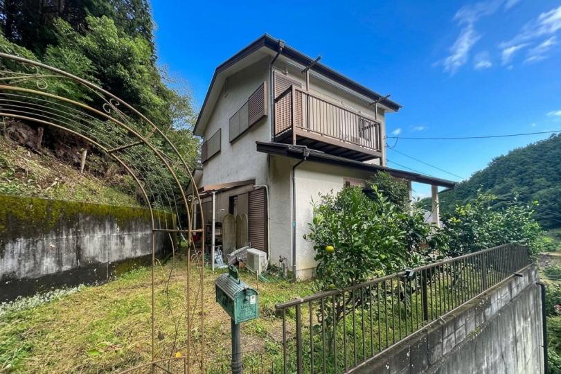 Elevated 3LDK Home with Garden in Quiet Shimotaga, Shizuoka