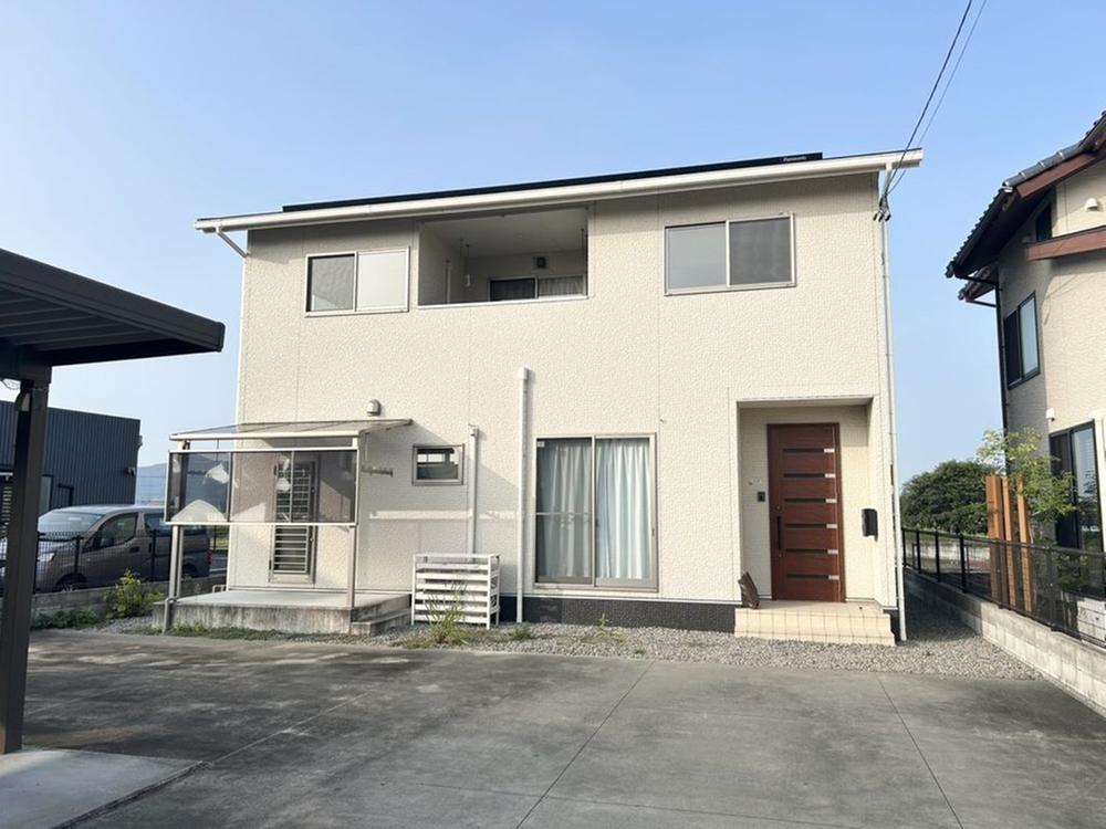 Bright 4LDK+S Home with Garden and Parking for 3+ Cars, Kan-onji, Kagawa