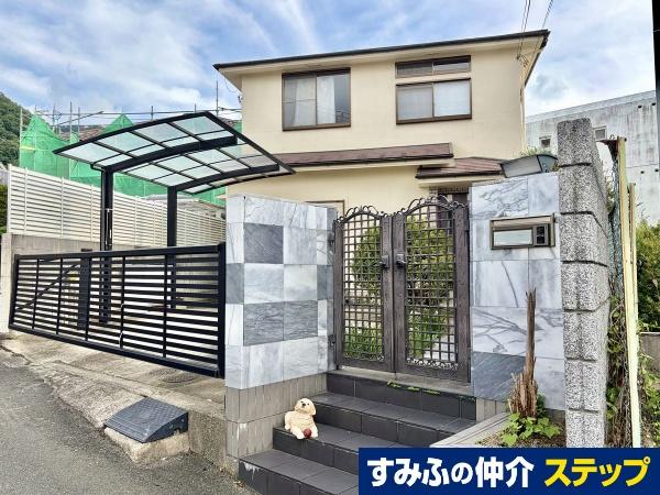 Station-Front 4LDK with Green Views in Higashiosaka, Osaka