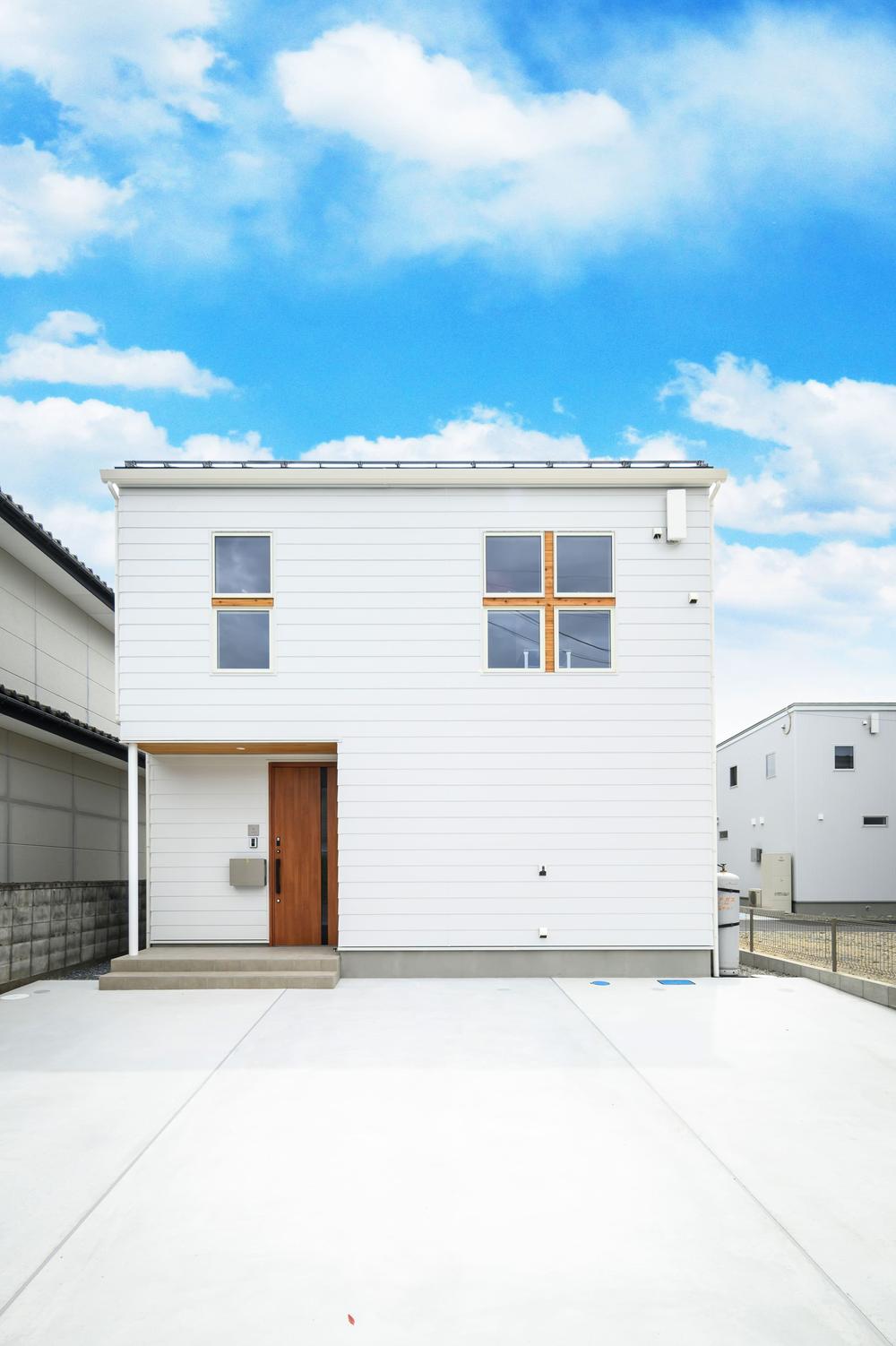Modern 3LDK Home with Parking for Three in Koriyama, Koriyama, Fukushima