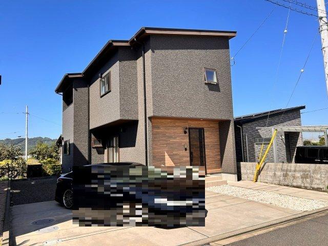 Bright 5LDK+S Custom Home with Solar Power in Uenocho, Matsuyama, Ehime