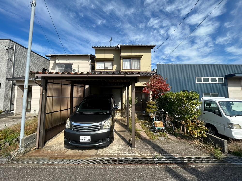 5DK Home with Tatami Rooms in Nishiizumi, Kanazawa, Ishikawa