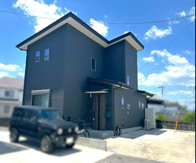 Bright 4LDK Home with Garden and Two-Car Parking in Keira Otsu, Kochi