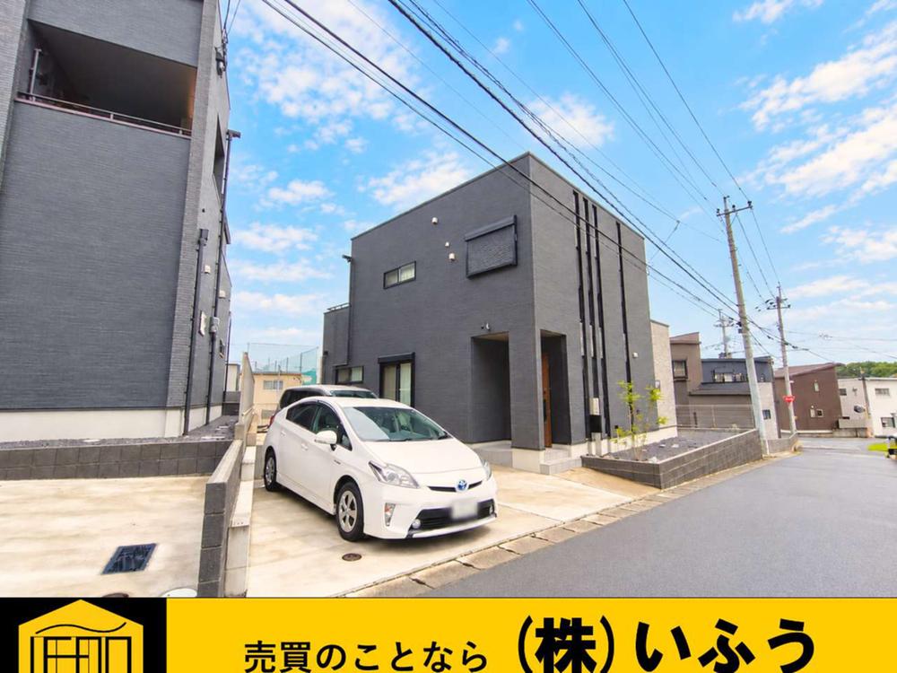 Bright, Near-New 4LDK with Garden and Parking for Three in Oita, Oita