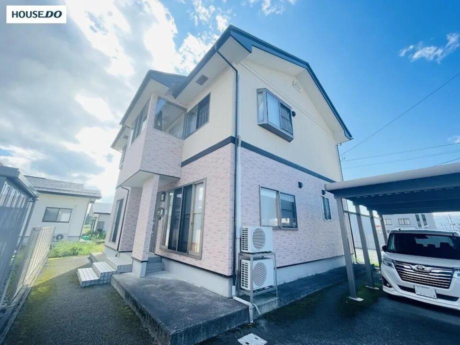 Spacious 4LDK+S Home with a Generous Garden Plot in Tendo, Tendo, Yamagata