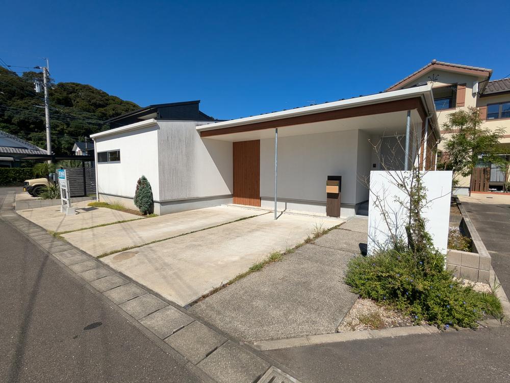 Bright Single-Story Home with Solar Panels and Storage in Miyazaki, Miyazaki