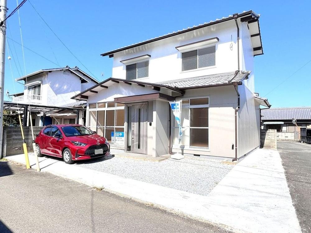 Renovated Corner-Lot Home with Expanded Parking in Takamatsu, Takamatsu, Kagawa