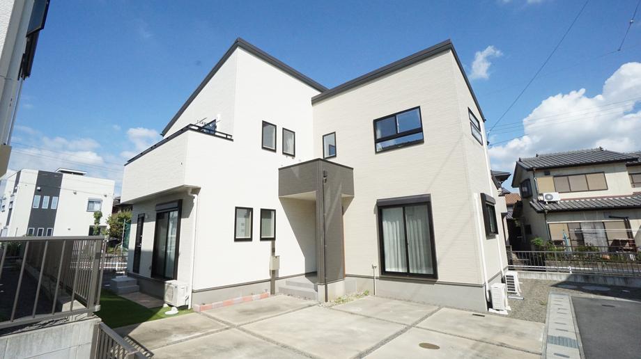 鈴鹿市平田本町の明るいオール電化4LDK戸建て、鈴鹿市