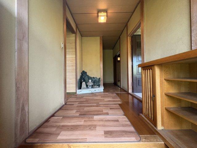 Spacious 5LDK Wooden Home Steps from Hamagawachi Station, San-yoonoda, Yamaguchi
