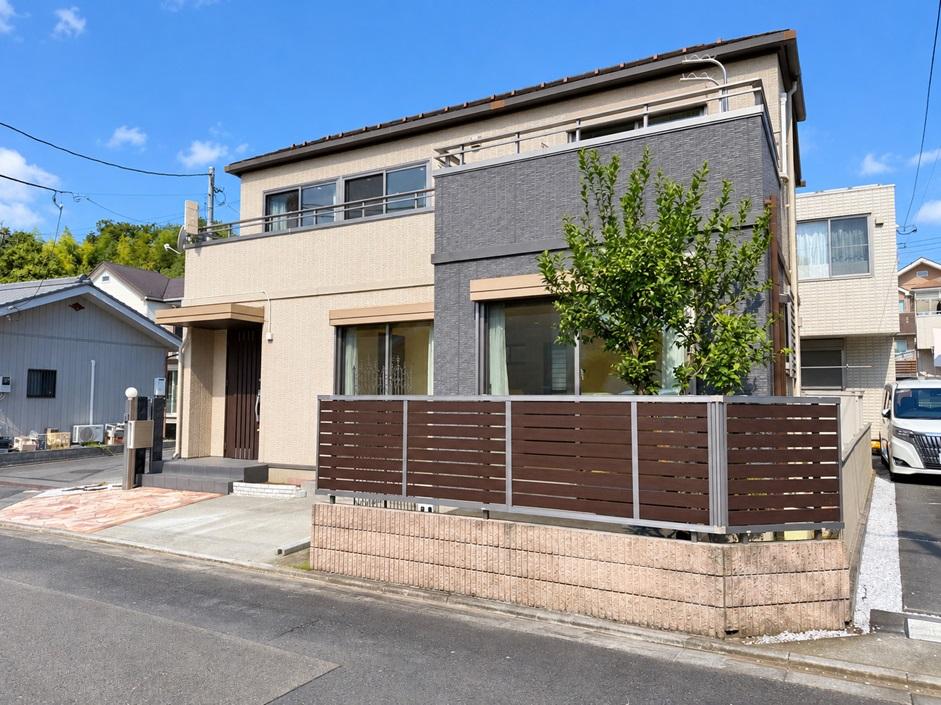 Bright Toyota Home with 1LDK, 2 Storage Rooms and a Sunny Garden, Akiruno, Tokyo