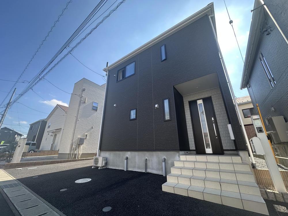 川間駅徒歩9分、明るい4LDK+Sの戸建て、野田市
