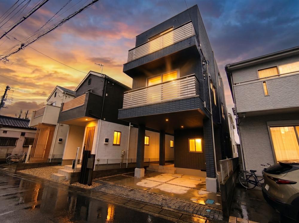 Spacious 4LDK Home with a Covered Parking Area in Shibatsukahara, Kawaguchi, Saitama