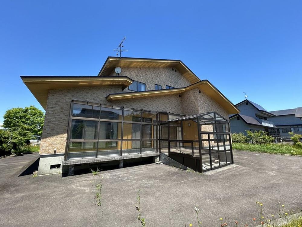 Spacious 6LDK+2S Home with a Large Plot in Yonaizawa, Kitaakita, Akita