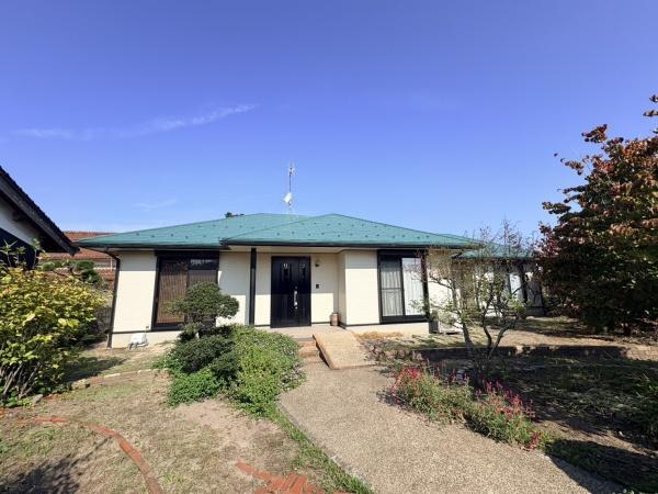 Spacious Single-Story Home with Expansive Garden in Sakaiminato, Sakaiminato, Tottori
