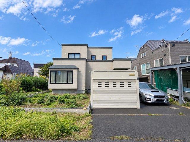 Bright, Garden-Adjacent Home in Ishikari, Ishikari, Hokkaido