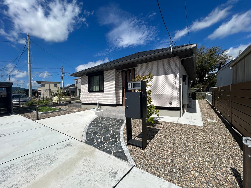 Modern Single-Story Home 7 Minutes from Tomobe Station, Kasama, Ibaraki