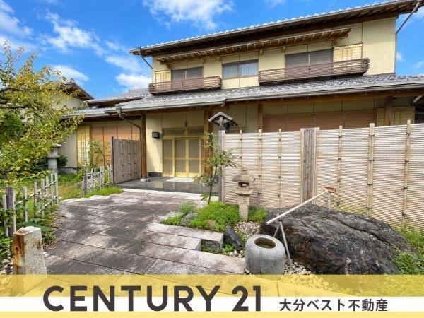 Expansive 9DK+S Home with a Traditional Japanese Garden in Oita, Oita