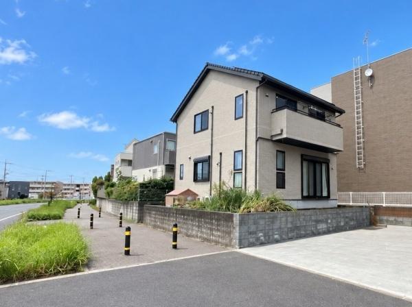 Bright Family Home with Spacious Living and Parking in Midorino Chuo, Tsukuba, Ibaraki