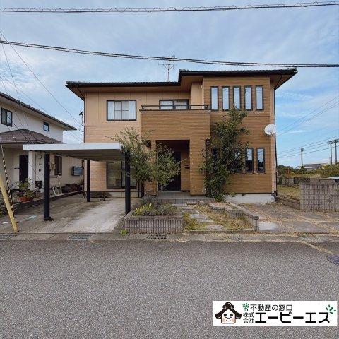 Spacious 4LDK with Garden, Carport, and Renovation Potential in Toyama, Toyama