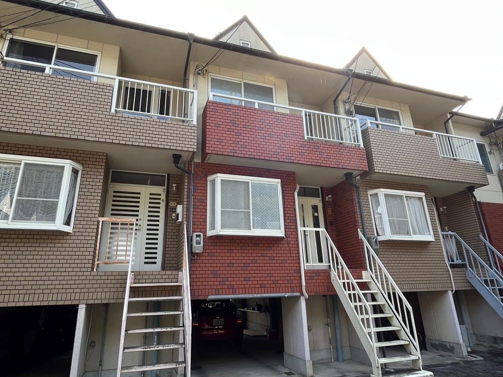 Bright 3LDK+S Home with Lake Views and Built-In Garage in Otsu, Otsu, Shiga