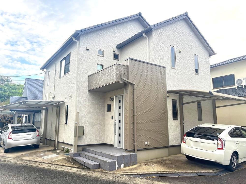 Bright 4LDK All-Electric Home with Two-Car Parking in Miyauchi, Hatsukaichi, Hiroshima