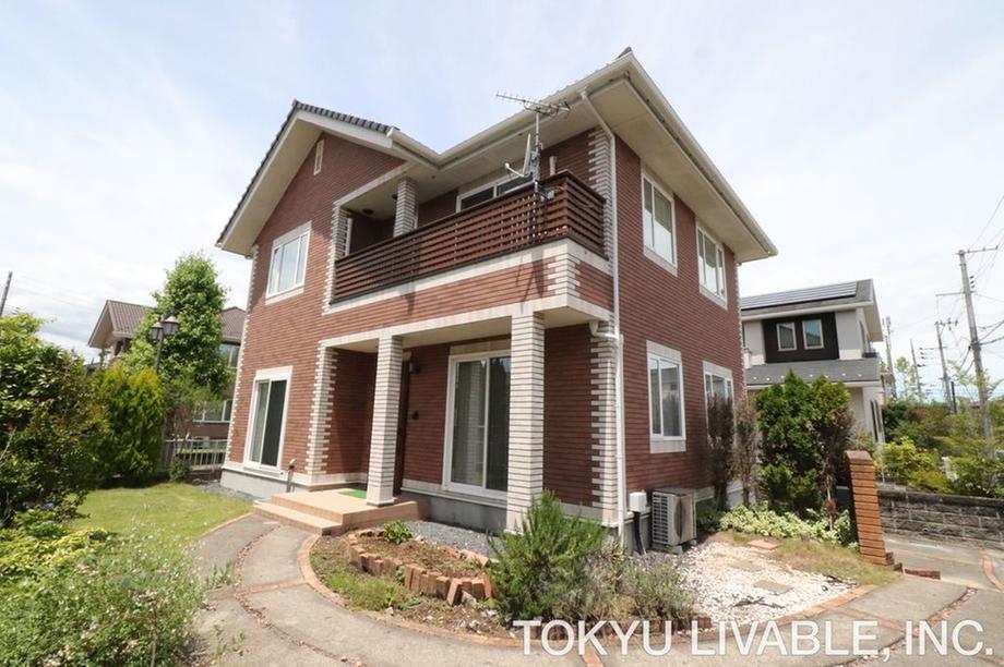 Bright 4LDK Custom Home with Garden and Two-Sided Road Access in Sugayadai, Rifu, Miyagi