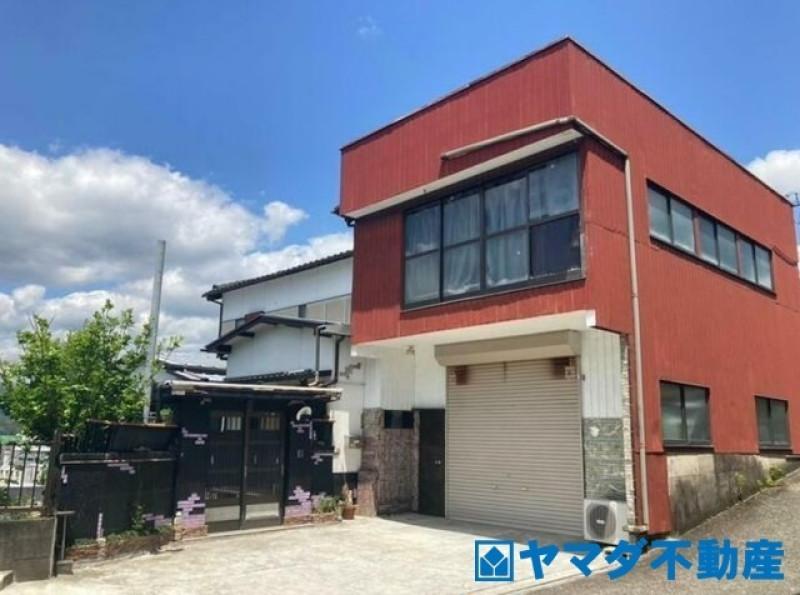 Spacious 6LDK Home with Garage and Storage in Kanda, Kochi, Kochi