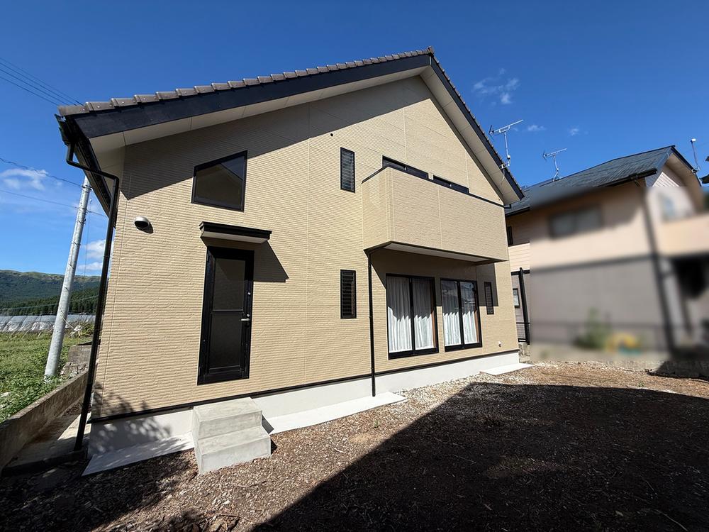 Bright Renovated 4LDK Home in Ozato, Aso, Aso, Kumamoto