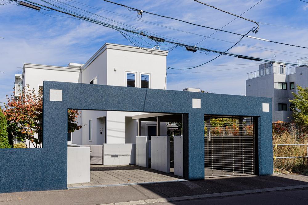 Renovated 3LDK+S Home with Garden and Parking in Sapporo, Sapporo, Hokkaido