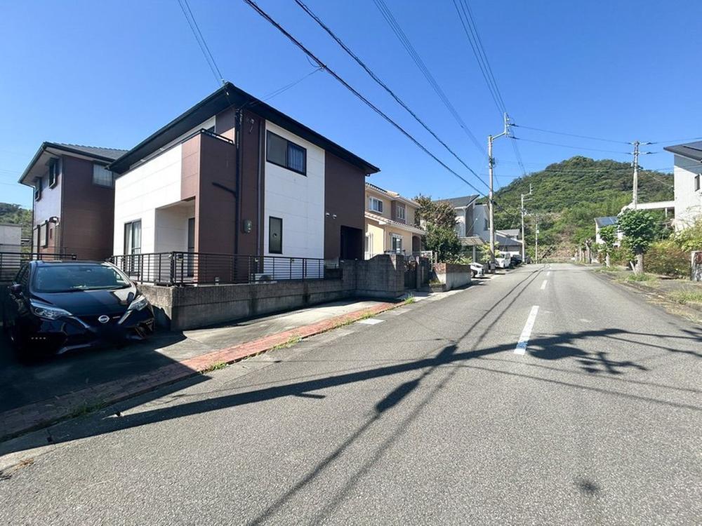 約20帖のLDKと駐車3台分を備えた鳴門市の3LDK戸建て、鳴門市