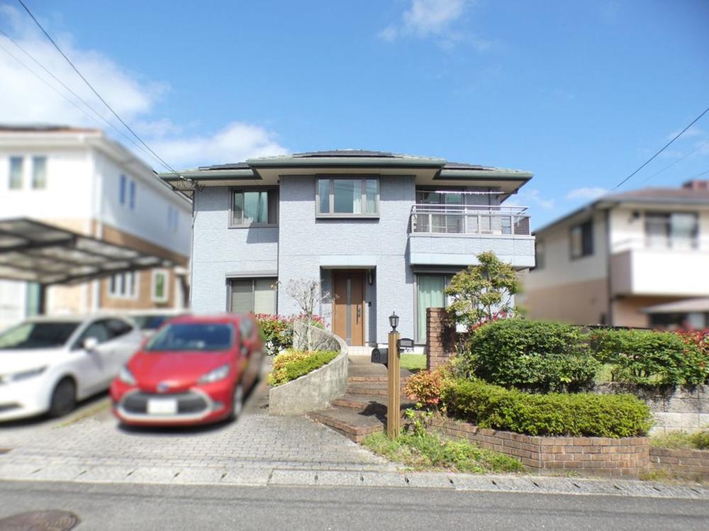 Spacious 5LDK+S Sekisui House with Garden and 3+ Parking Spaces in Oita, Oita