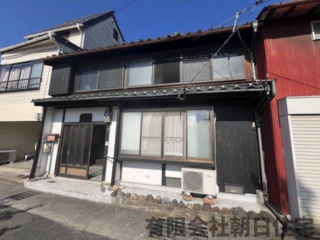 Historic Two-Story 6K Home in Ishibashi-cho, Matsue, Shimane