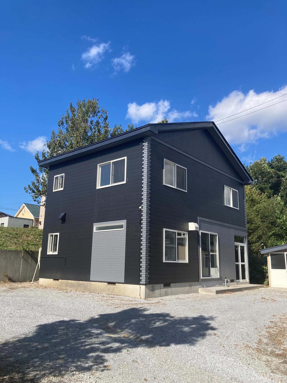 Renovated 3LDK Home with Spacious Living in Mutsu, Mutsu, Aomori