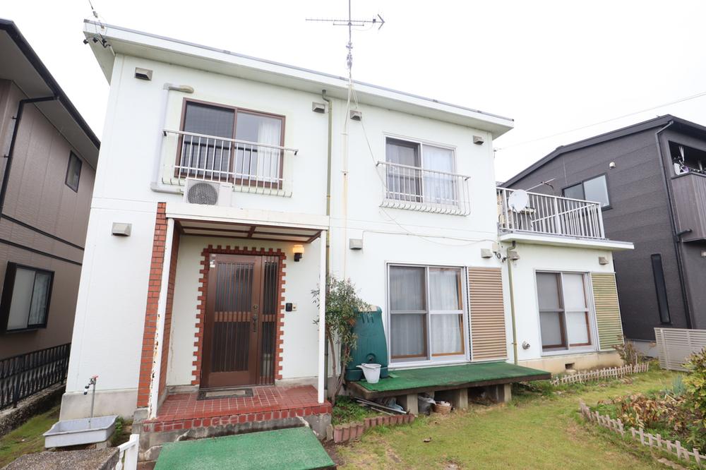 Bright Two-Story 5DK Home with Garden Near Sansai Station, Nagano