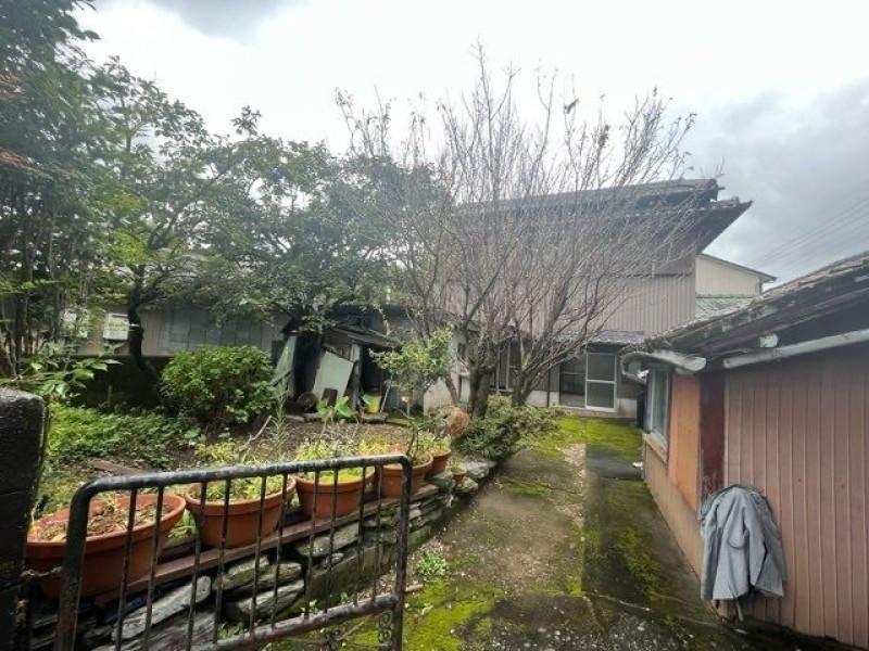 Spacious Traditional Home with Renovation Potential in Tosayamada-cho, Kami, Kochi