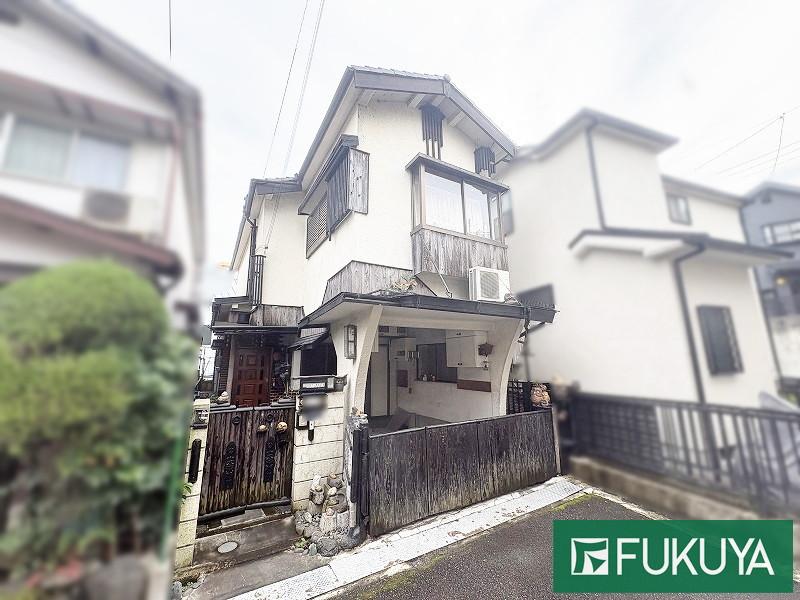 Two-Story 4DK Home with Balcony in Katano, Katano, Osaka