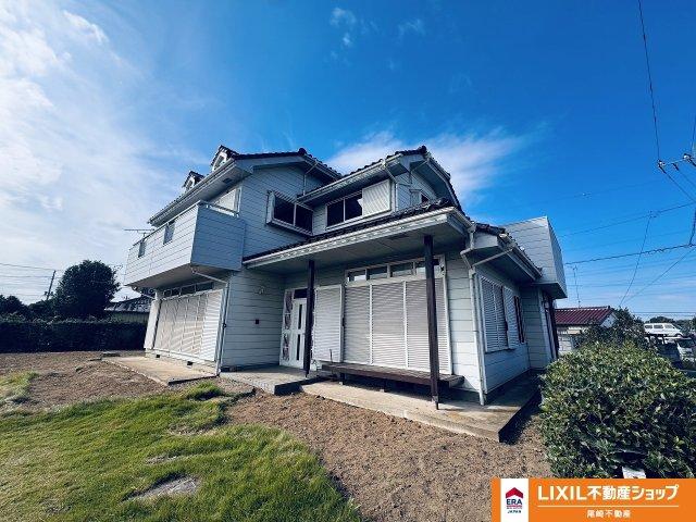 Spacious Home with Storefront, Large Garden and Garage-Ready Outbuilding, Kuki, Saitama