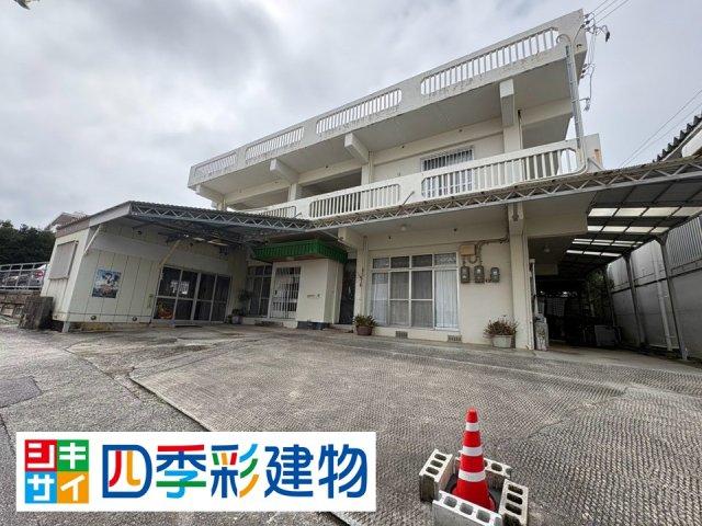 作業場と駐車6台分を備えた豊見城市字豊見城の5LDK住宅、豊見城市