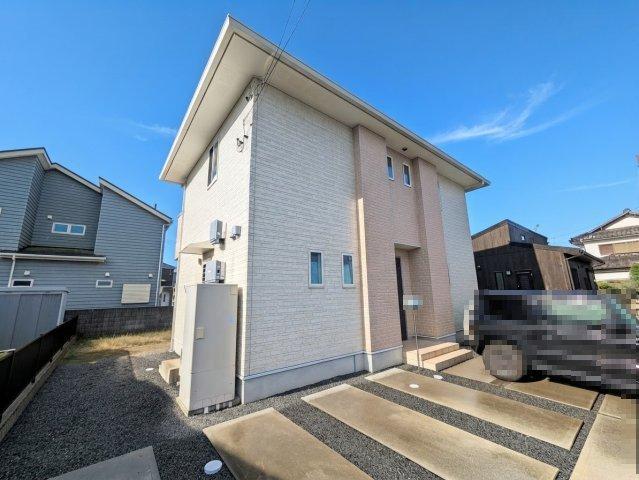 Sunlit 3LDK Home with Solar Power and Parking for 3+, Hitachi, Ibaraki