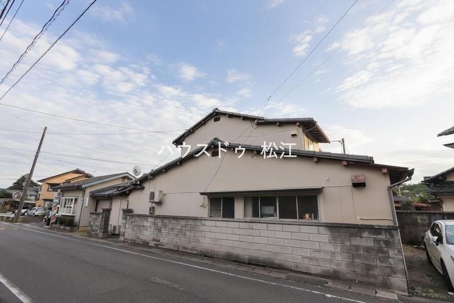 Spacious 7DK Home with Former Barber Shop Space in Yashirocho, Matsue, Shimane