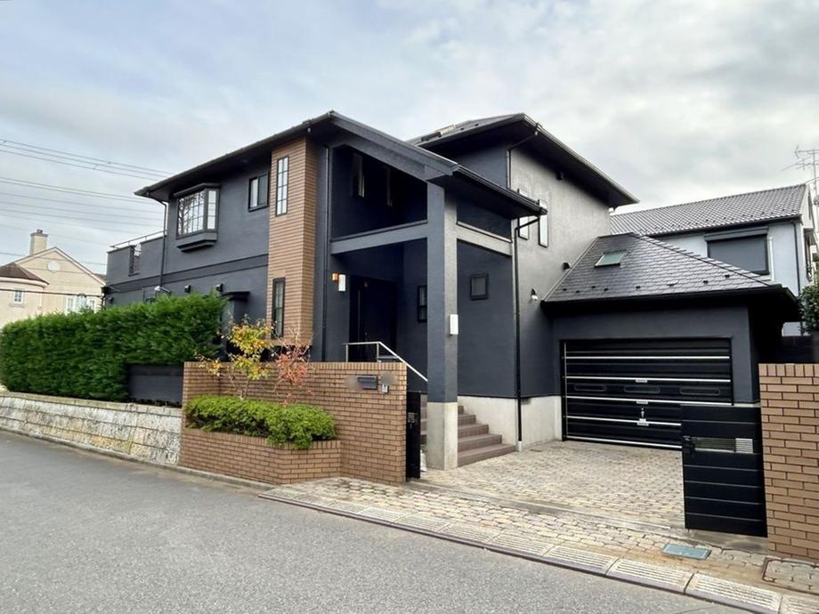 Expansive Home with 100-Tsubo Garden Plot in Narashinodai, Funabashi, Chiba