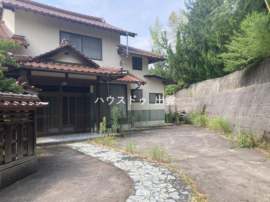 Expansive 12DK Home with 3 Storage Rooms in Hikawa-cho Kamba, Izumo, Shimane