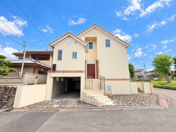 Bright 3LDK+S Home with Open-Plan Living and Built-In Garage in Nara, Kawai, Nara