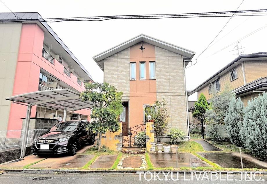 Bright 4LDK Daiwa House with Garden and Two-Car Parking, Fukuoka