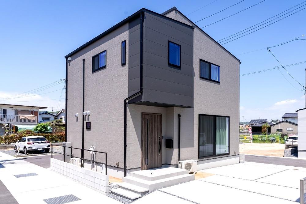 Nearly-New 3LDK Certified Home in Kurashiki with 3-Car Parking, Kurashiki