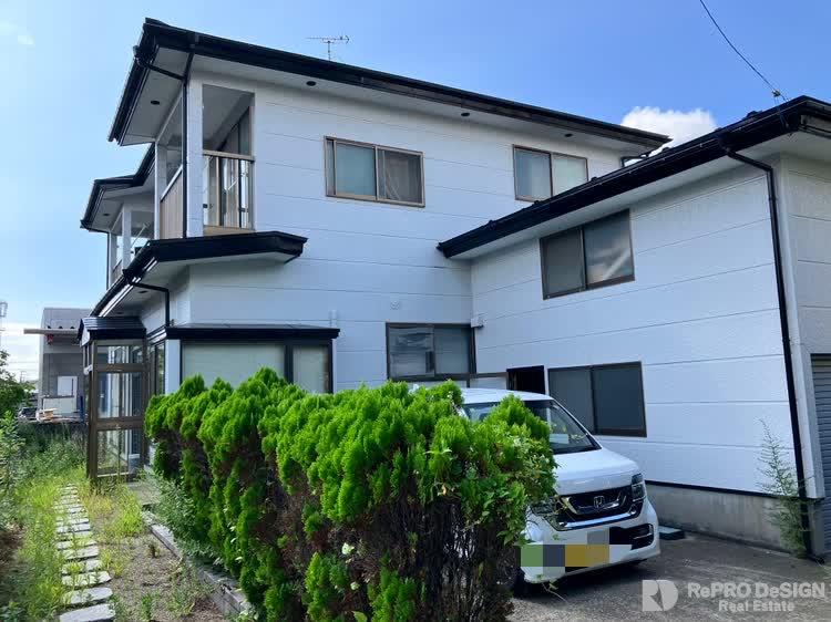 Spacious 7LDK House with Shutter Garage in Quiet Akita Yabase in Akita