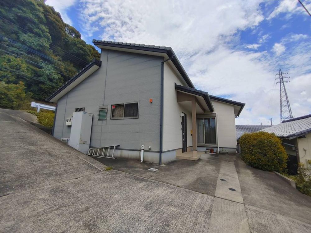 Single-Story 2LDK+S Home on a Generous Plot in Isahaya, Isahaya, Nagasaki