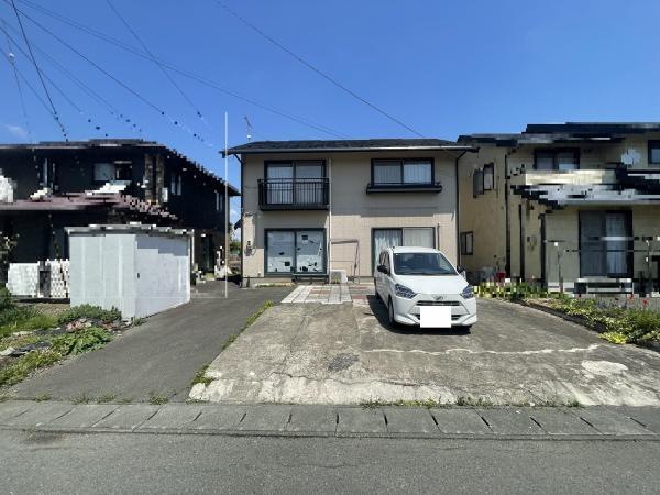 Spacious Bright 3LDK with 3-Car Parking in Quiet Kitakami in Iwate