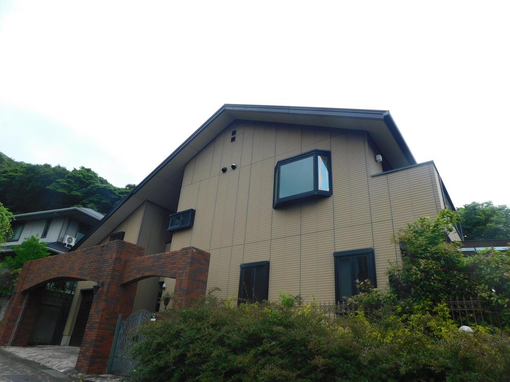 Spacious 4LDK Home with Large Garden and Indoor Garage in Kokuraminami, Fukuoka